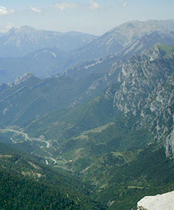 El Pedraforca al fons